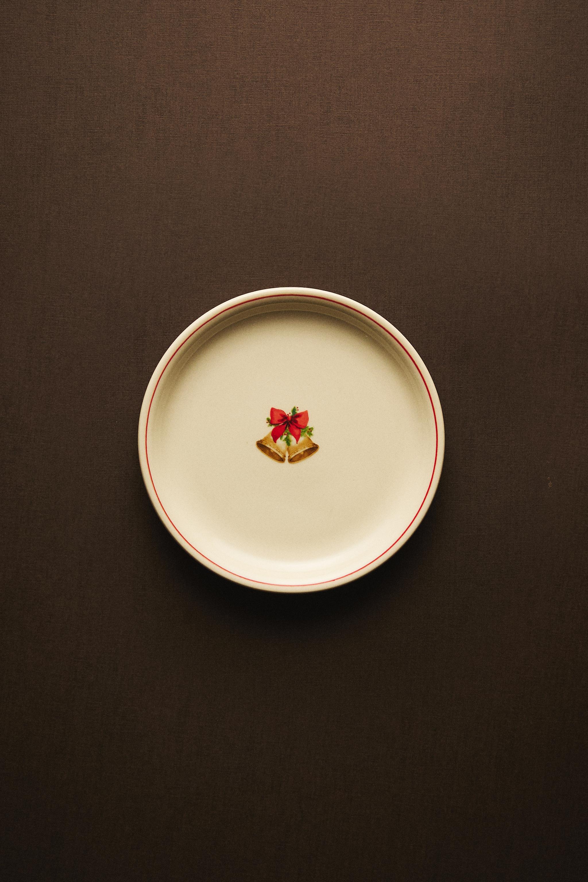 STONEWARE SIDE PLATE WITH CHRISTMAS MOTIF